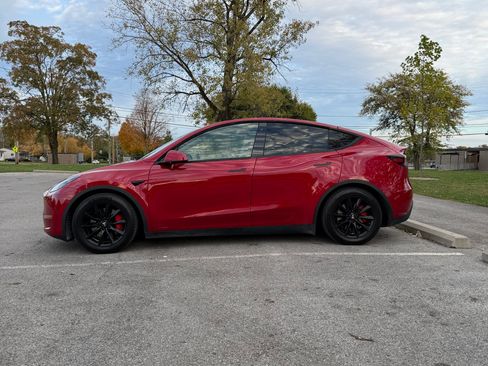 Used 2021 Tesla Model Y Performance image 4