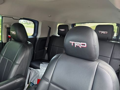 Used 2014 Toyota FJ Cruiser 4WD image 11