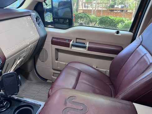 Used 2012 Ford F250 King Ranch w/ King Ranch w/Chrome Pkg AWD/4WD image 8