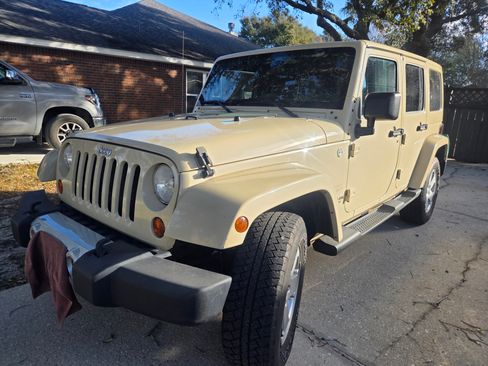 Used 2011 Jeep Wrangler Unlimited Sahara w/ Trailer Tow Group image 8