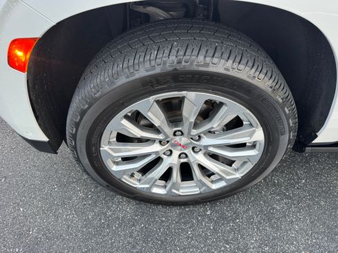 Used 2023 GMC Yukon XL Denali w/ Denali Reserve Package image 6