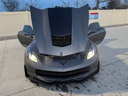 Used 2016 Chevrolet Corvette Stingray Coupe w/ Carbon Flash Badge Package image 15