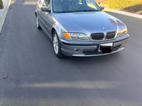 Used 2003 BMW 330xi Sedan image 2