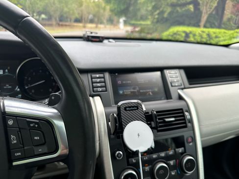 Used 2019 Land Rover Discovery Sport HSE image 12