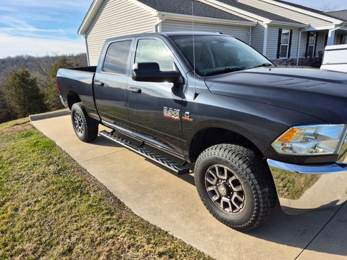 Used 2018 RAM 2500 Tradesman w/ Chrome Appearance Group image 11