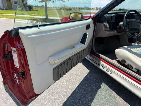 Used 1992 Ford Mustang GT RWD image 16