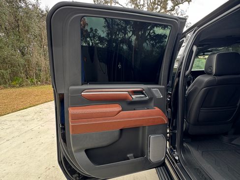 Used 2024 GMC Sierra 3500 Denali Ultimate image 11