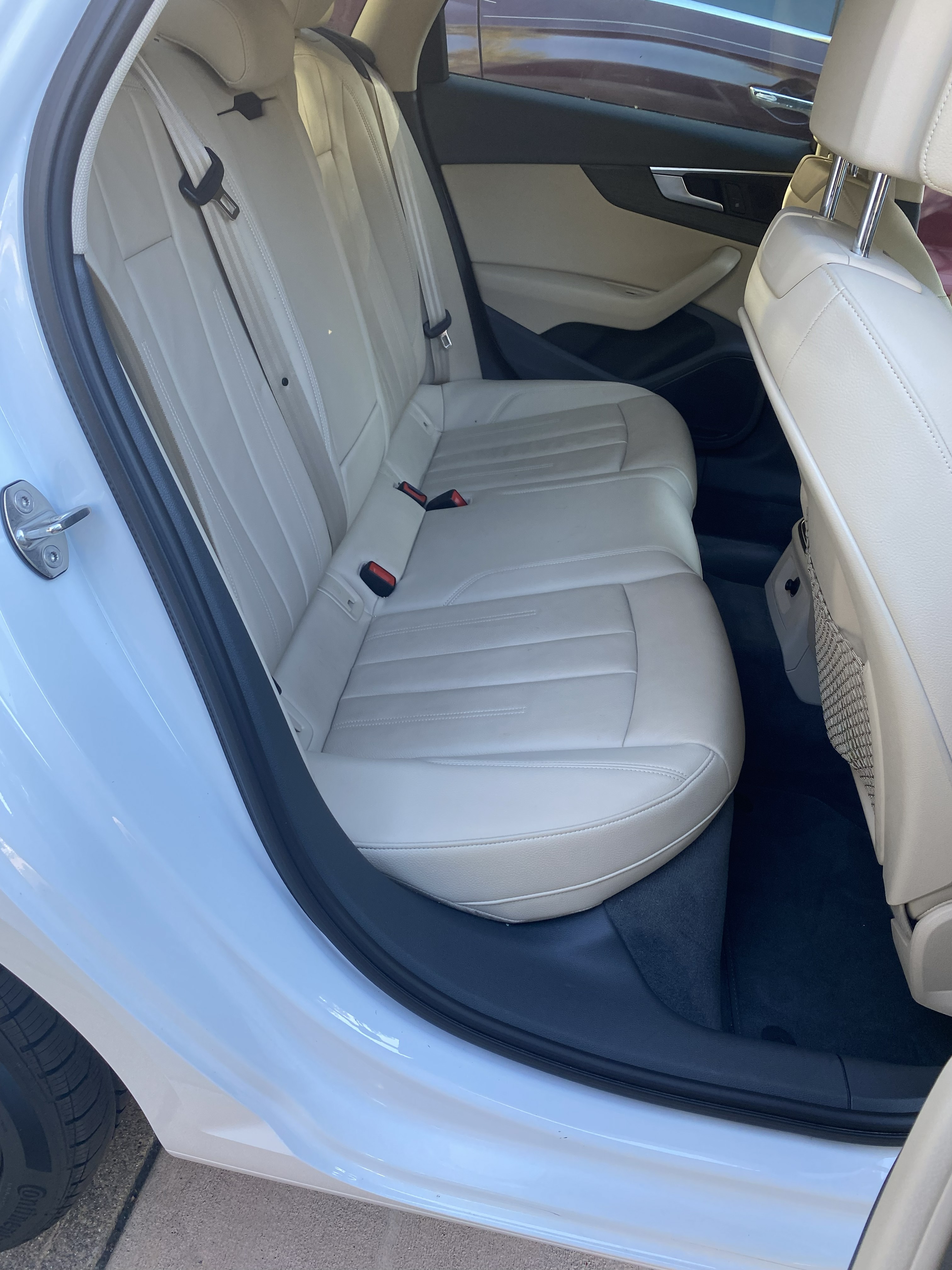 Used 2019 Audi A4 2.0T Premium w/ Convenience Package FWD image 11