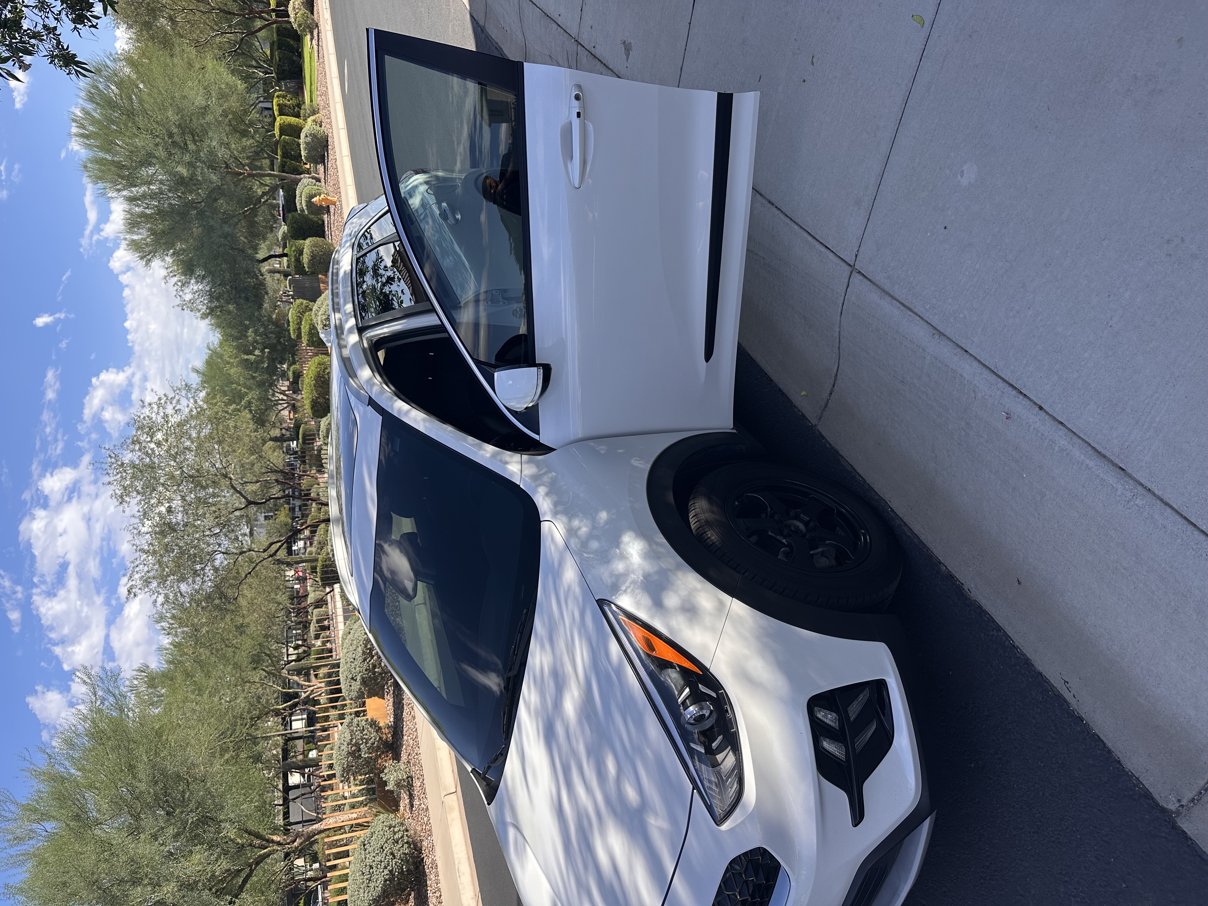 Used 2020 Kia Niro EX Premium FWD image 8