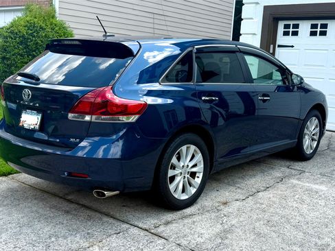 Used 2015 Toyota Venza XLE image 10