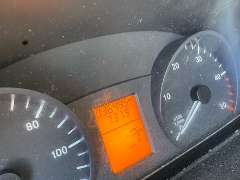 Used 2017 Mercedes-Benz Sprinter 2500 image 8