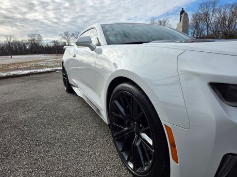 Used 2018 Chevrolet Camaro ZL1 image 5