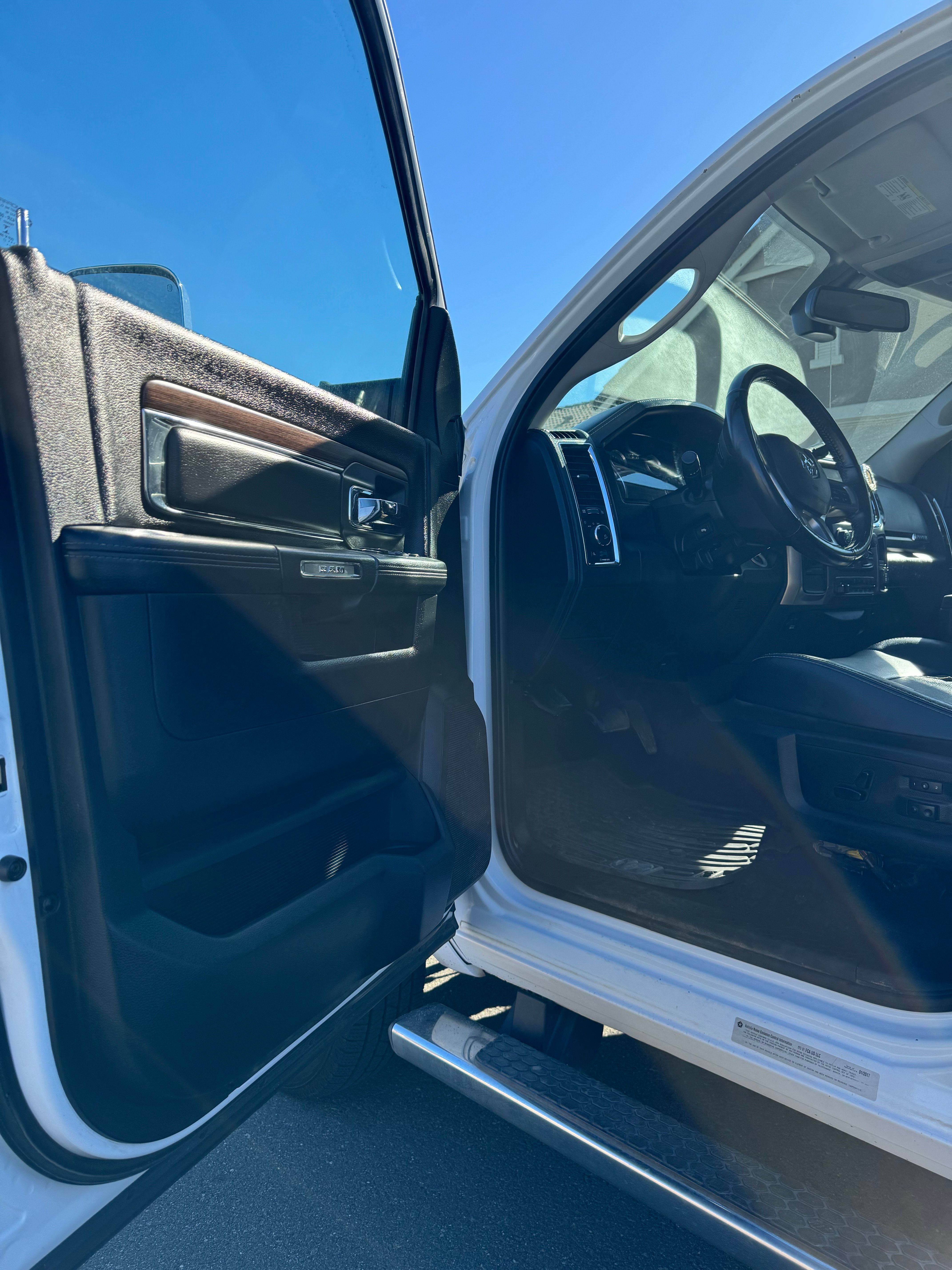 Used 2017 RAM 3500 Laramie AWD/4WD image 6