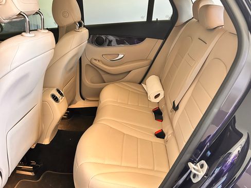 Used 2022 Mercedes-Benz GLC 300 w/ Premium Package Lite image 10