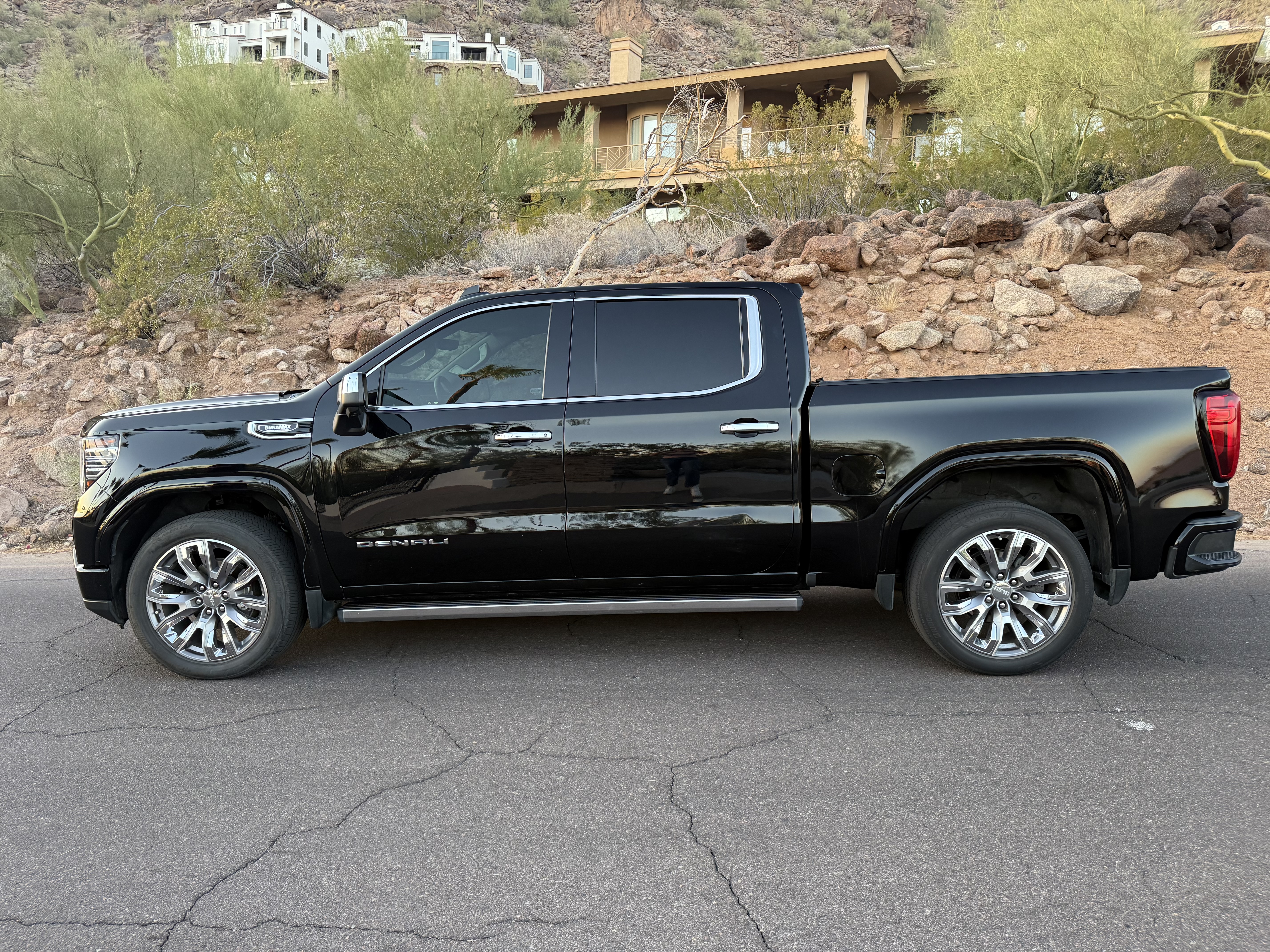 Used 2023 GMC Sierra 1500 Denali w/ Denali Reserve Package AWD/4WD image 2
