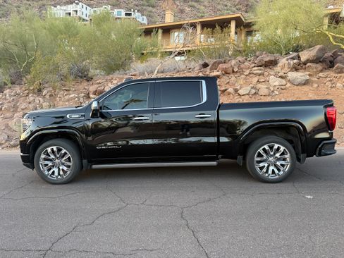 Used 2023 GMC Sierra 1500 Denali w/ Denali Reserve Package AWD/4WD image 2