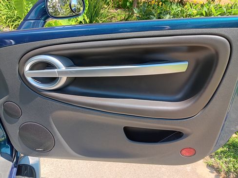 Used 2005 Chevrolet SSR w/ Preferred Equipment Group image 12