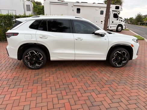 Used 2025 Volkswagen Tiguan SEL R-Line AWD/4WD image 4