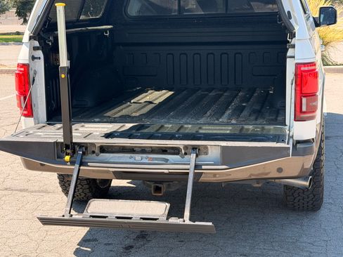 Used 2015 Ford F150 Lariat w/ Equipment Group 502A Luxury AWD/4WD image 9