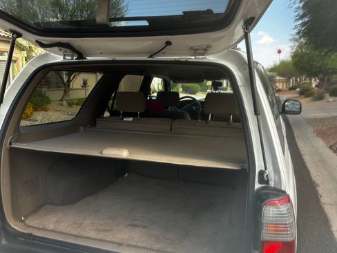 Used 2000 Toyota 4Runner 2WD image 5