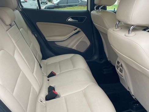 Used 2020 Mercedes-Benz GLA 250 image 6