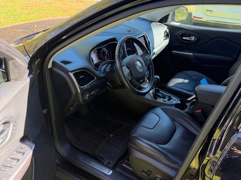 Used 2021 Jeep Cherokee Limited w/ Elite Package image 12