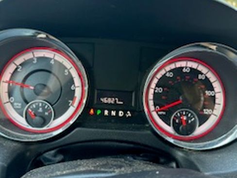 Used 2019 Dodge Grand Caravan SE w/ UConnect Hands-Free Group image 5