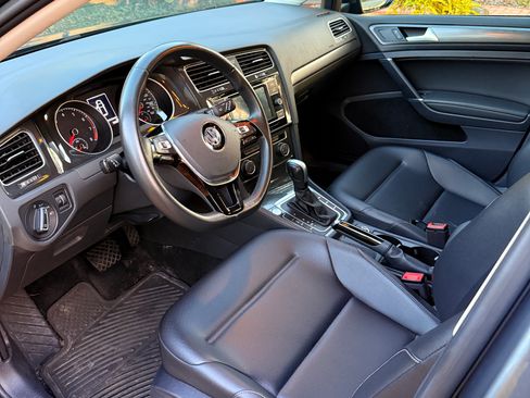 Used 2020 Volkswagen Golf 4-Door image 5