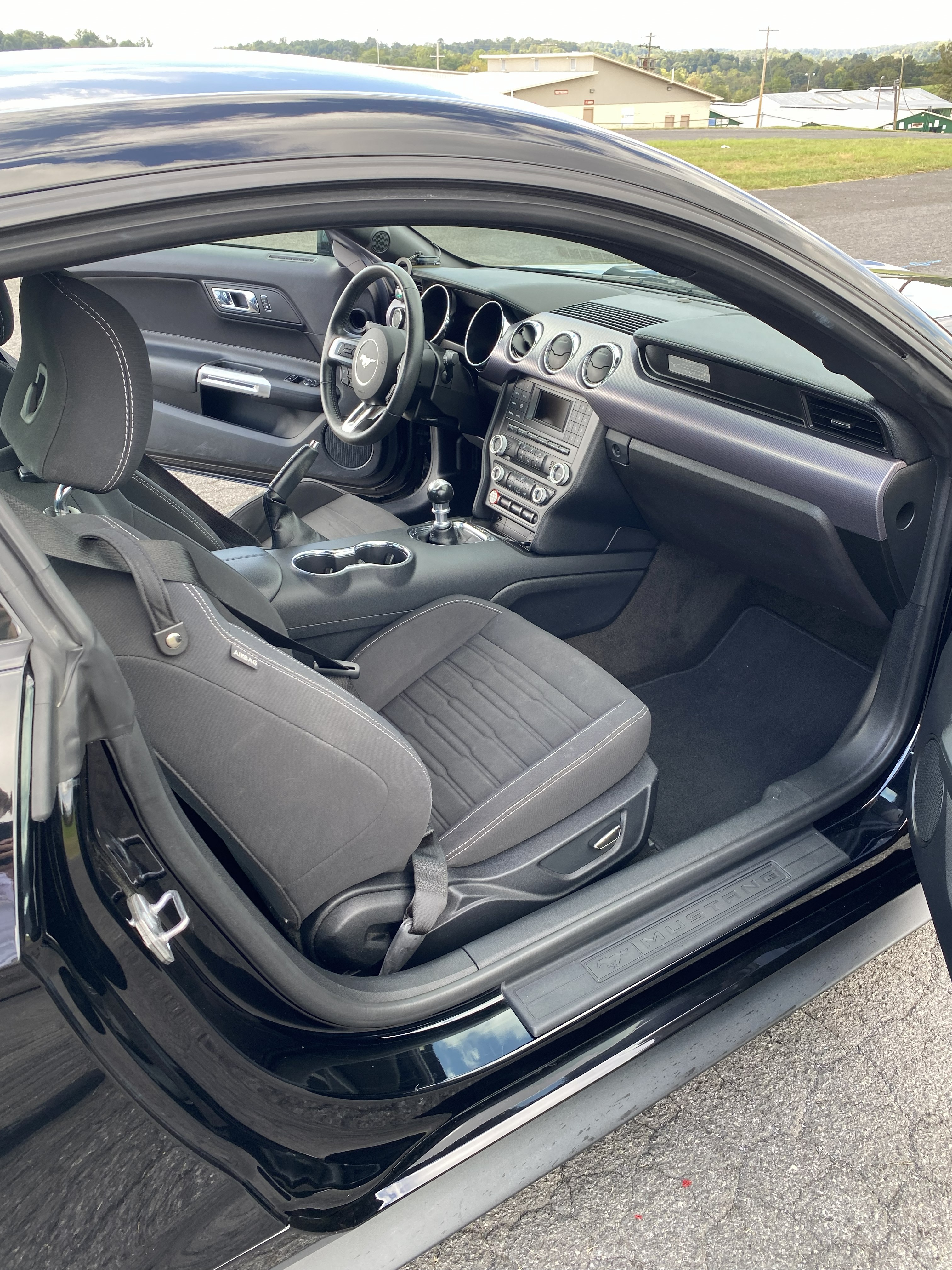 Used 2017 Ford Mustang GT w/ Black Accent Package RWD image 15