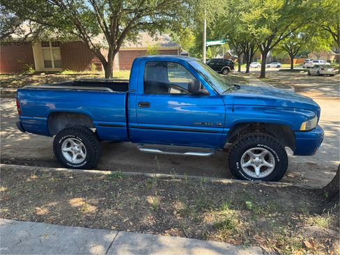 Used 2001 Dodge Ram 1500 Truck 4x4 Regular Cab image 2