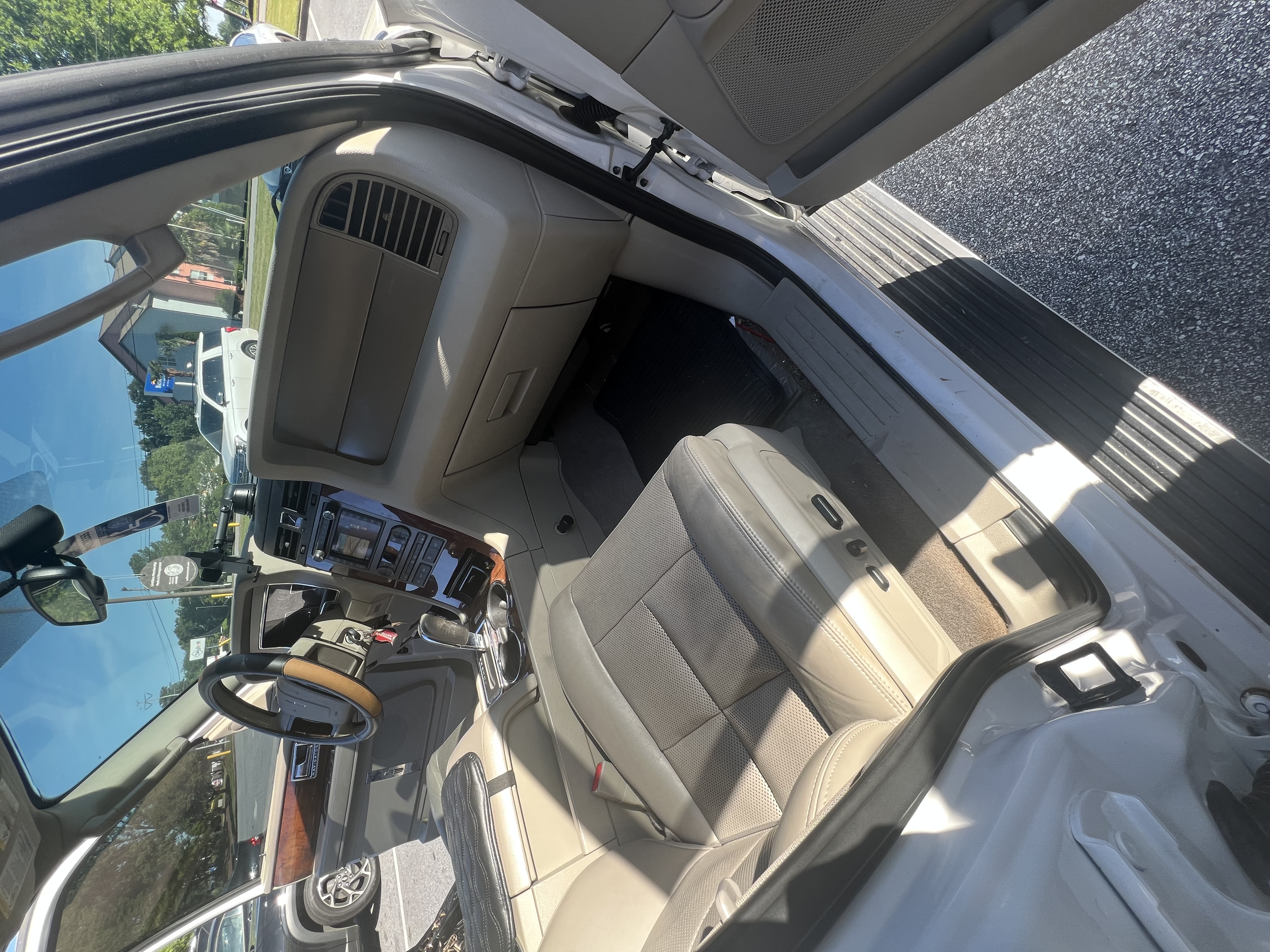 Used 2013 Lincoln Navigator 2WD w/ HD Trailer Tow Pkg image 10