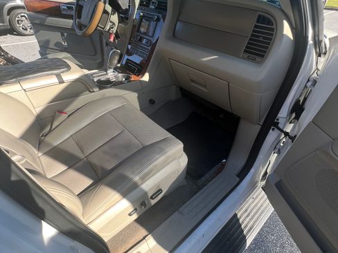 Used 2013 Lincoln Navigator 2WD w/ HD Trailer Tow Pkg image 10