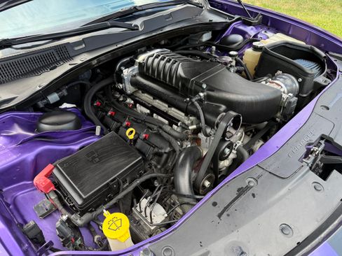 Used 2018 Dodge Charger SRT image 12