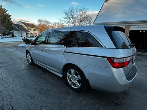 Used 2012 Honda Odyssey Touring Elite image 2