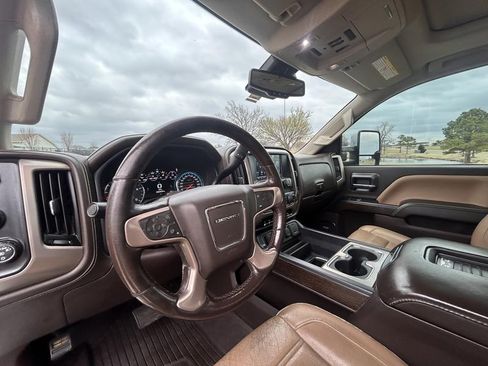 Used 2019 GMC Sierra 2500 Denali w/ Duramax Plus Package image 11