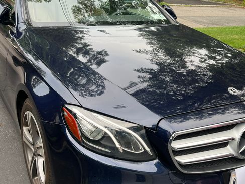 Used 2019 Mercedes-Benz E 300 4MATIC image 2