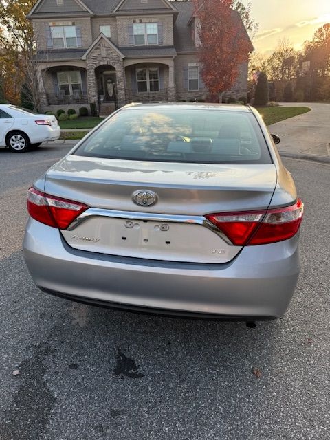 Used 2015 Toyota Camry LE FWD image 5
