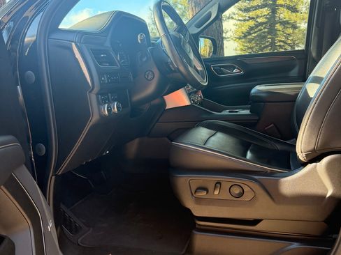 Used 2021 GMC Yukon SLT image 2