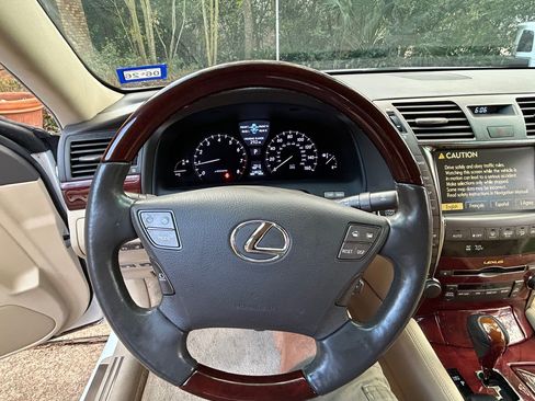 Used 2007 Lexus LS 460 image 16