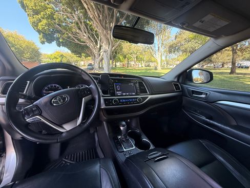 Used 2016 Toyota Highlander XLE FWD image 20