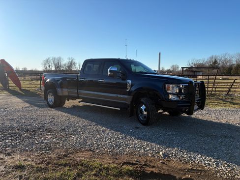 Used 2022 Ford F350 Lariat w/ Lariat Ultimate Package image 1