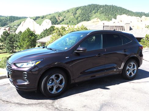 Used 2023 Ford Escape ST-Line Select w/ Class II Trailer Tow Package AWD/4WD image 12