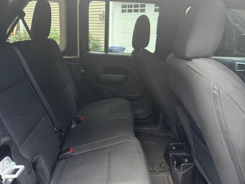 Used 2022 Jeep Wrangler Unlimited Sport AWD/4WD image 15