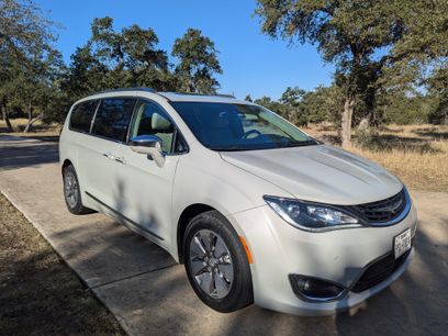 Used 2017 Chrysler Pacifica Platinum