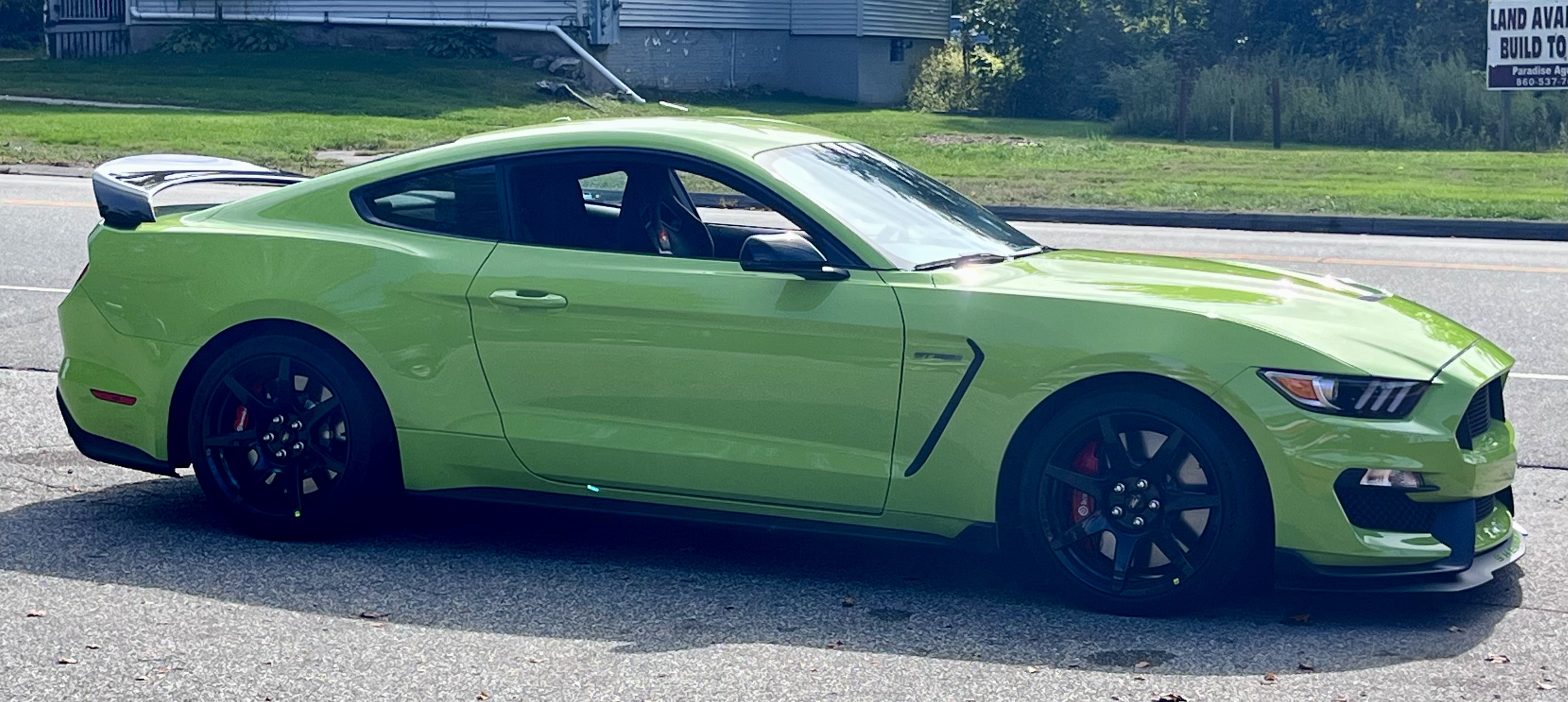 Used 2020 Ford Mustang Shelby GT350R w/ GT350R Equipment Group 920A RWD image 14