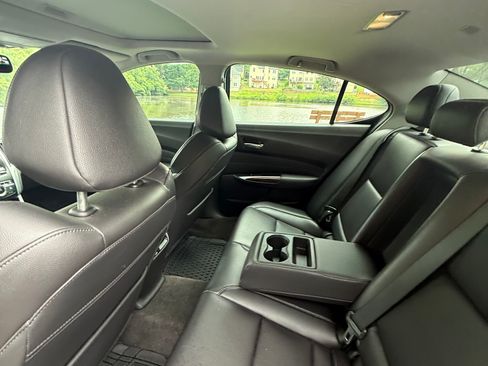 Used 2015 Acura TLX FWD image 2