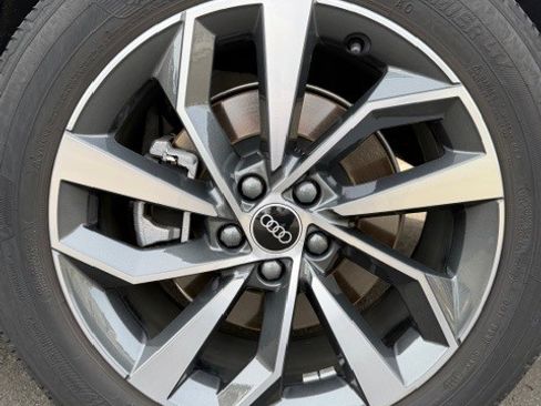 Used 2021 Audi Q5 2.0T Premium w/ Convenience Package image 10