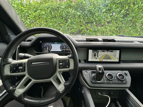 Used 2020 Land Rover Defender 110 SE image 16