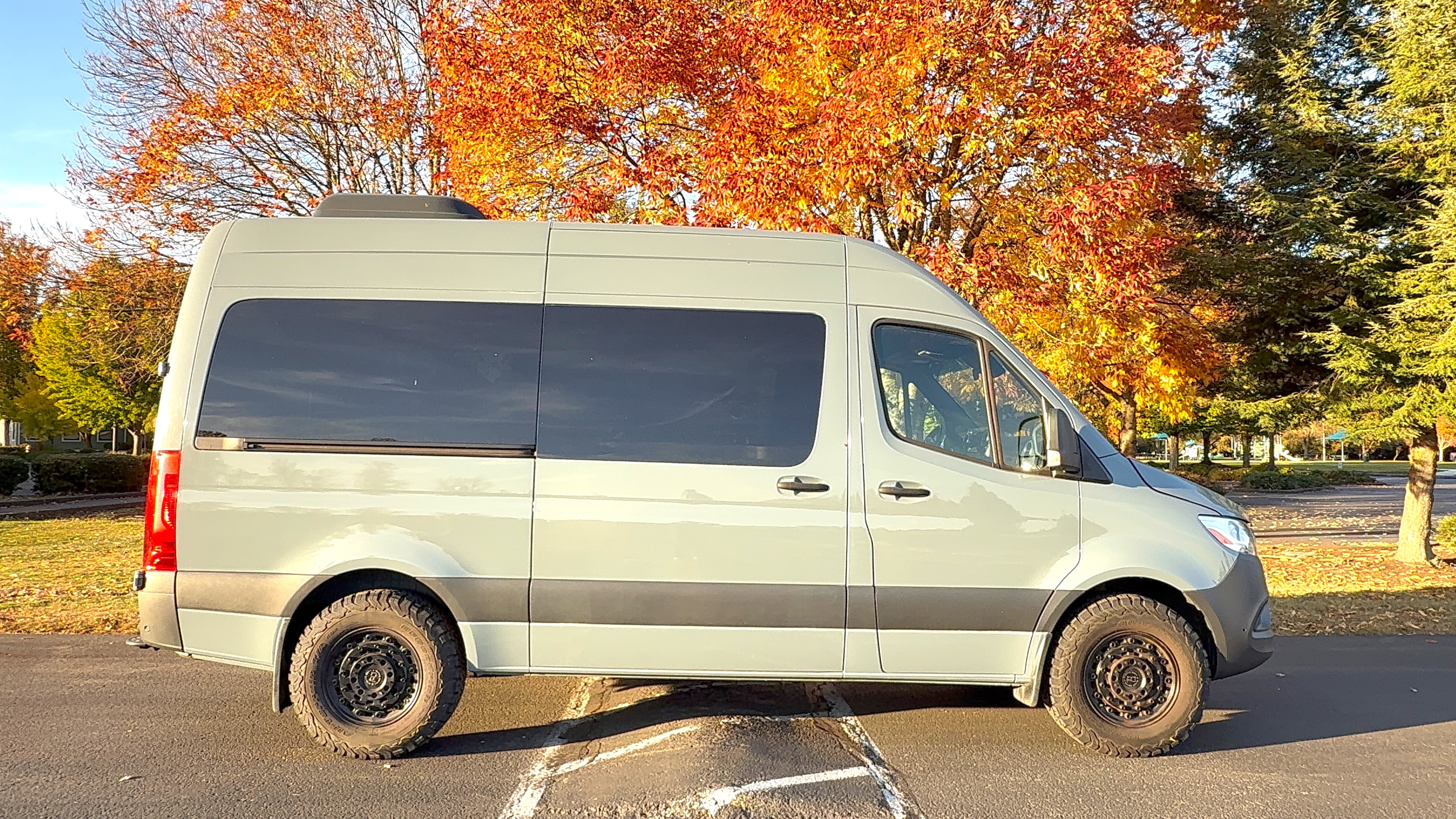 Used 2021 Mercedes-Benz Sprinter 1500 image 2