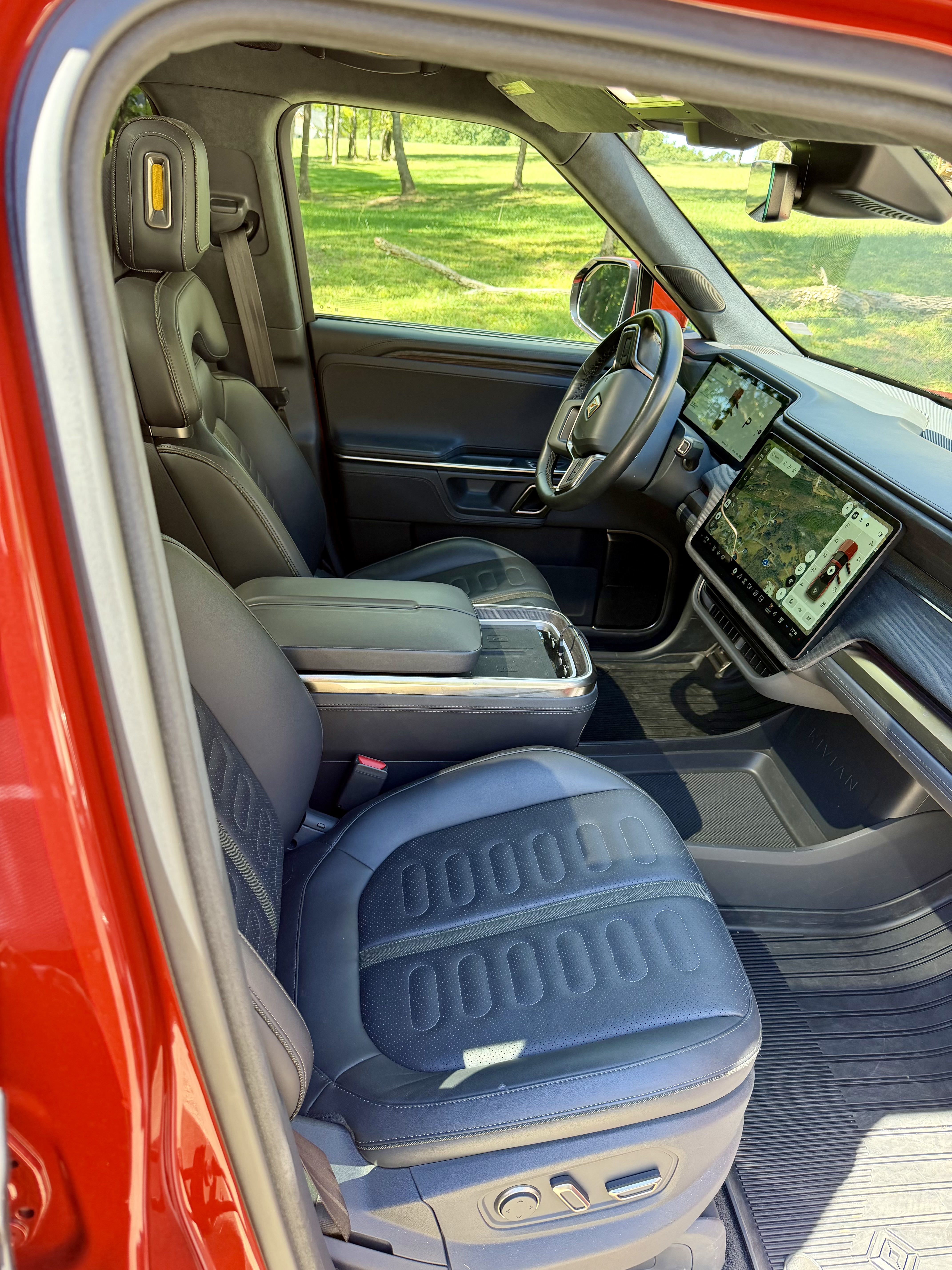 Used 2022 Rivian R1T Adventure AWD/4WD image 10